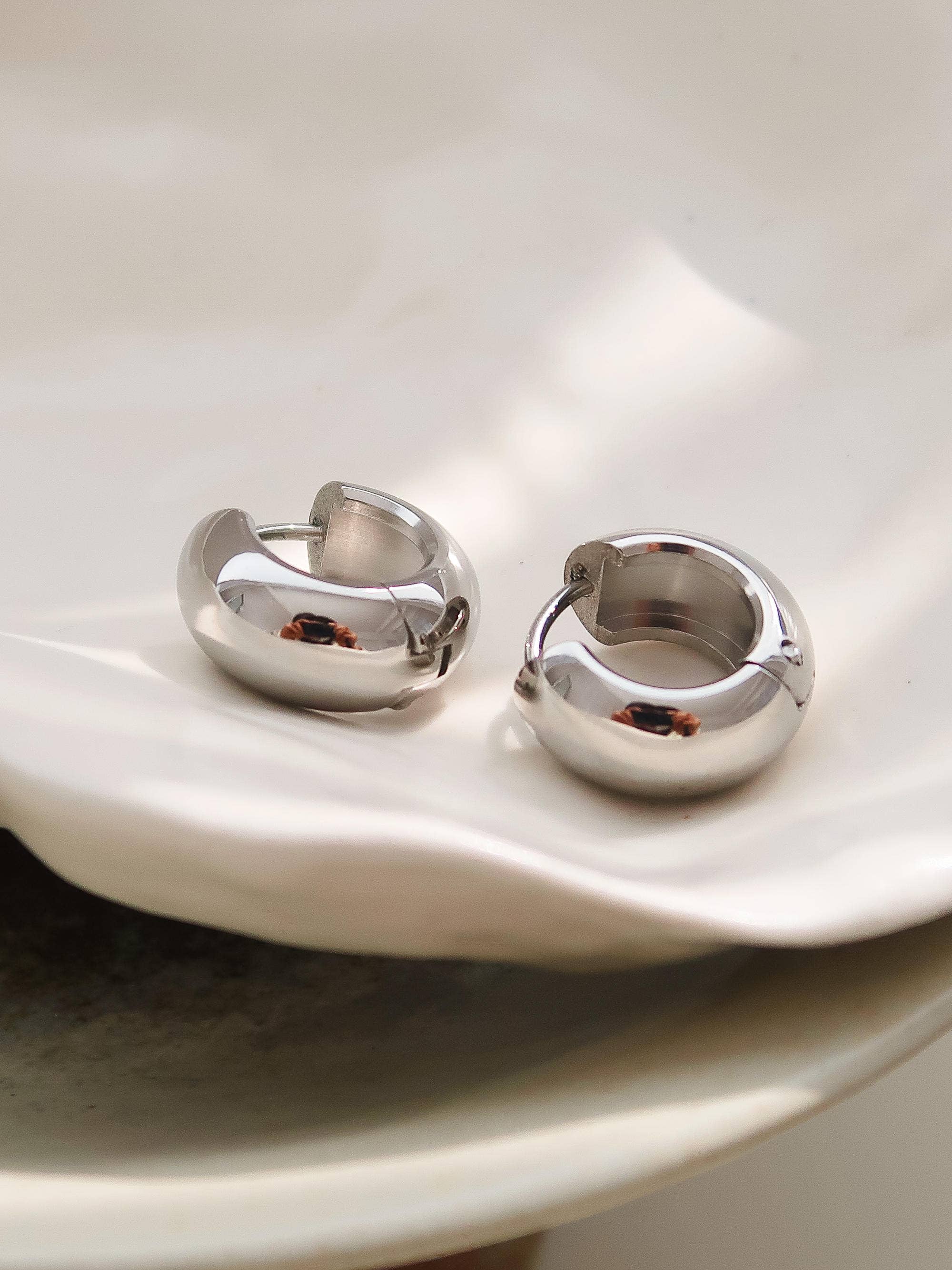 Small Classic Hoop Earring in Silver