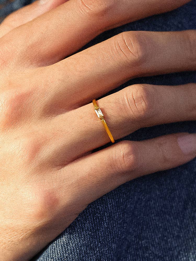 Thin Emerald Ring