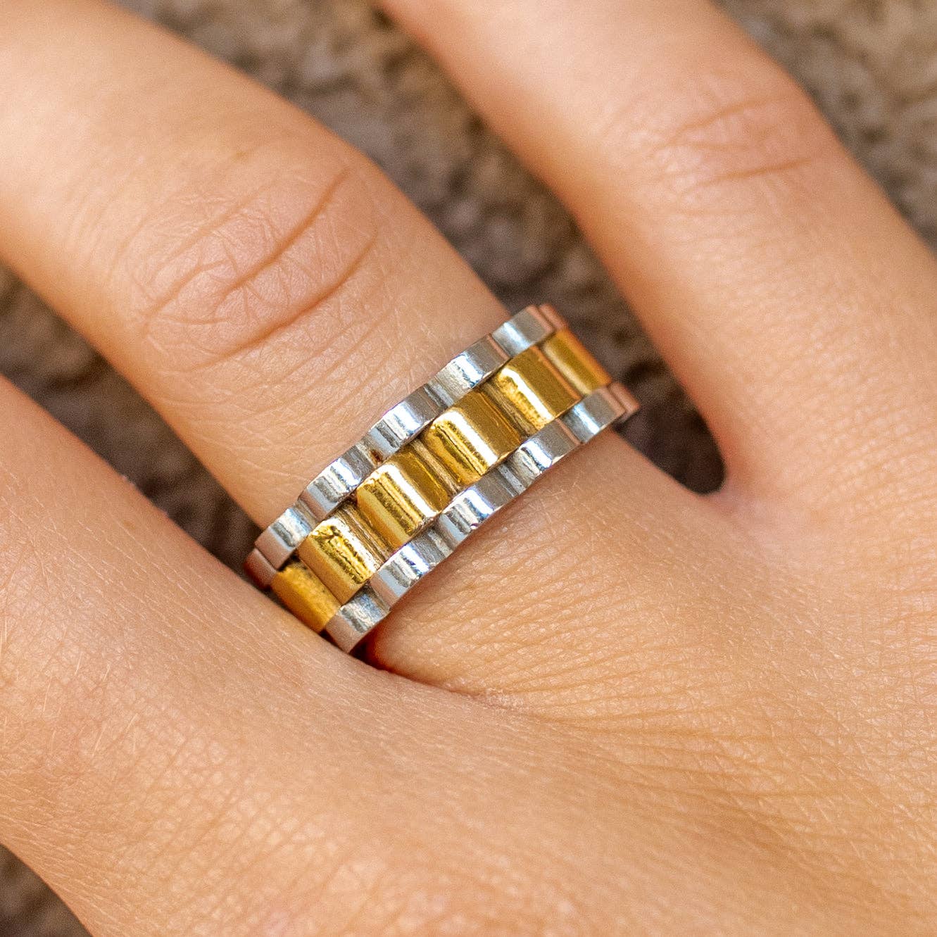 Lineage Ring