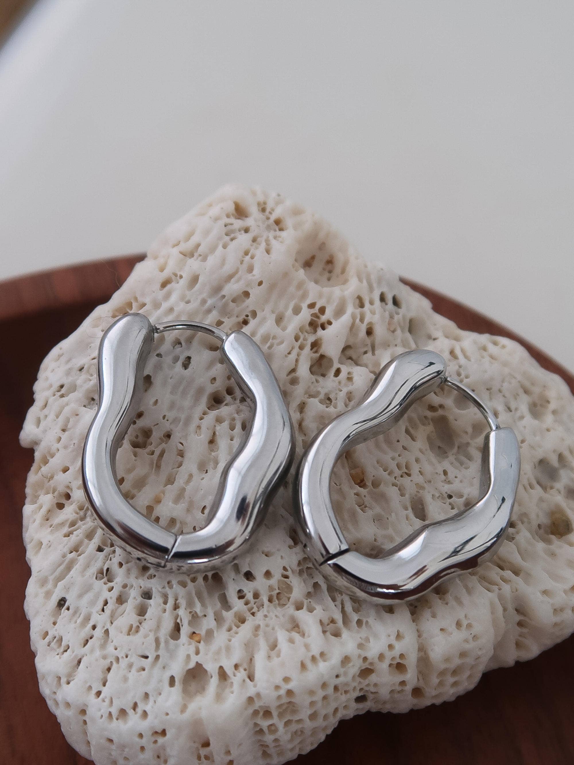 Devon Wave Hoops in Silver