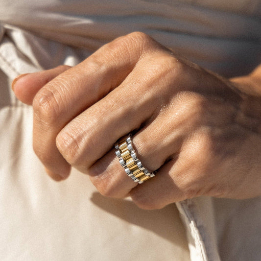 Lineage Ring