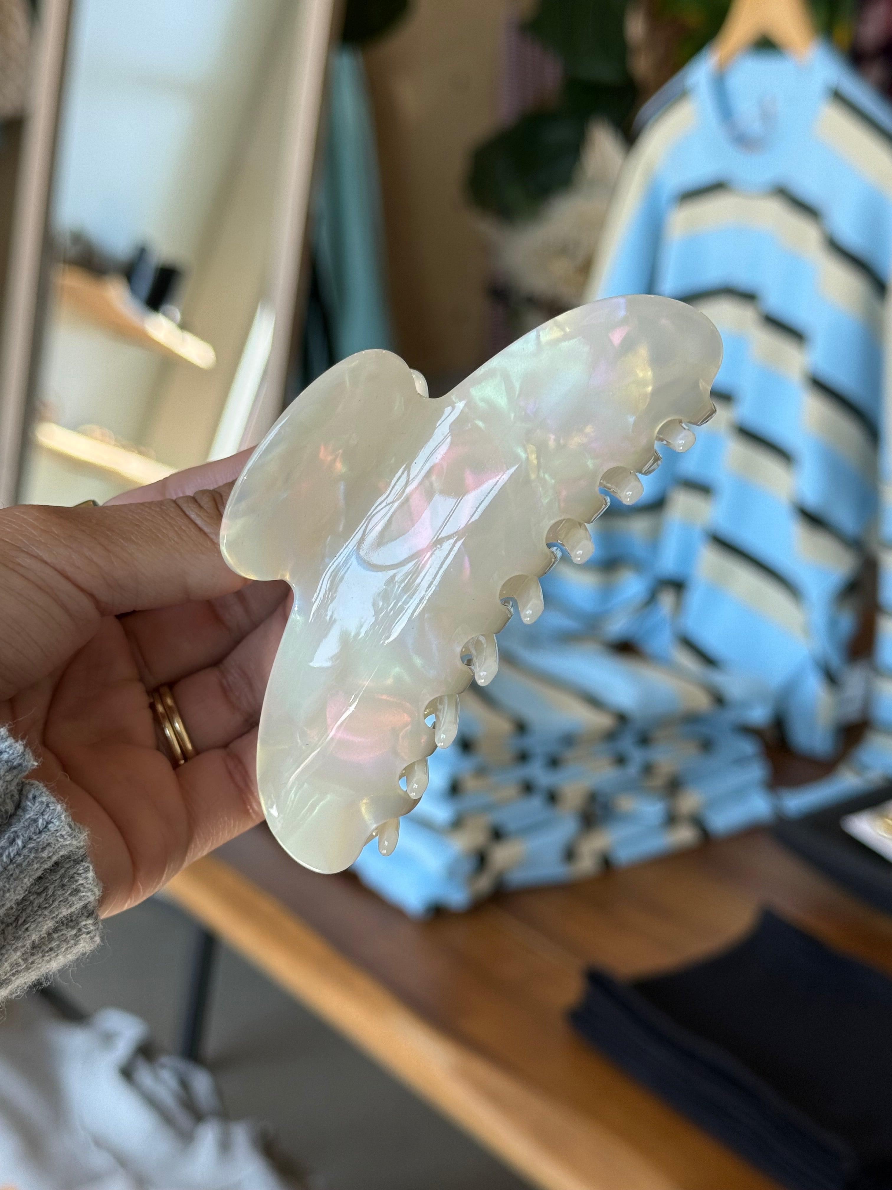 Milky White Glossy Marble Claw Clip