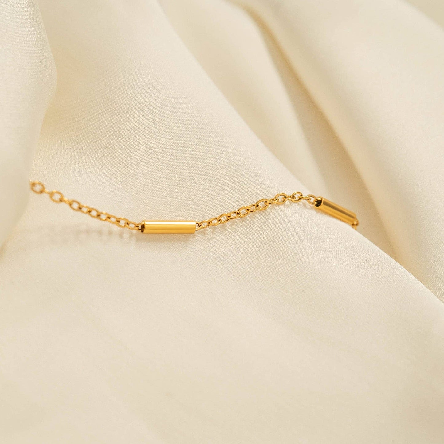 Satellite Bar Chain Necklace