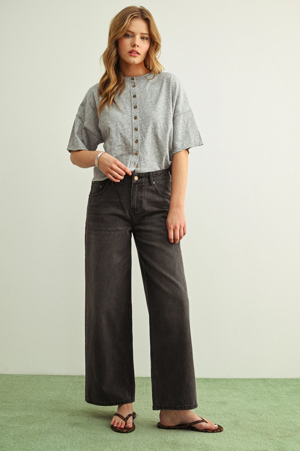 Relaxed Black Wide Leg Jeans