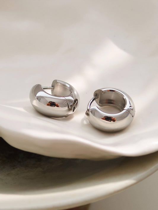 Small Classic Hoop Earring in Silver