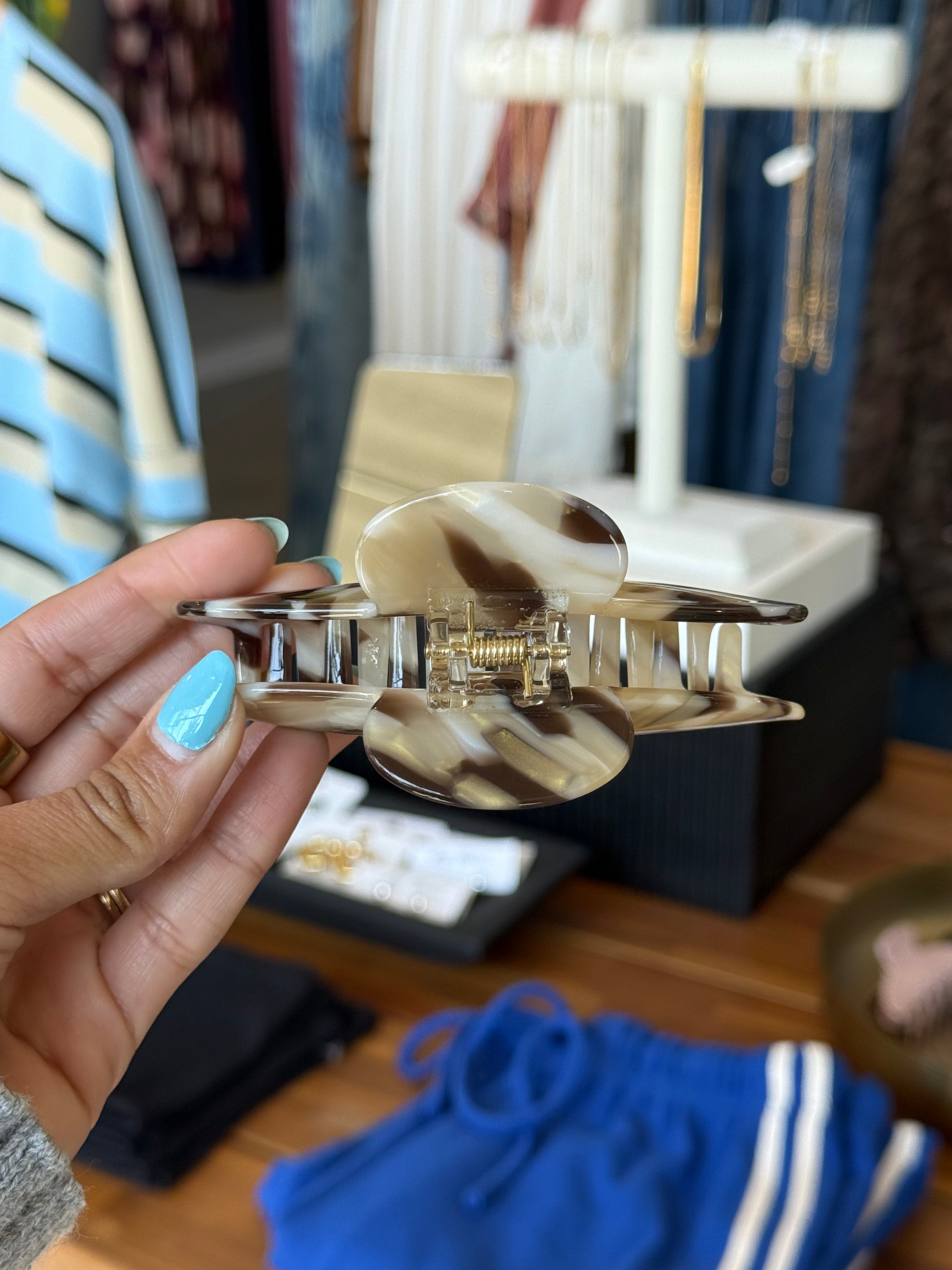 Tort Glossy Marble Claw Clip