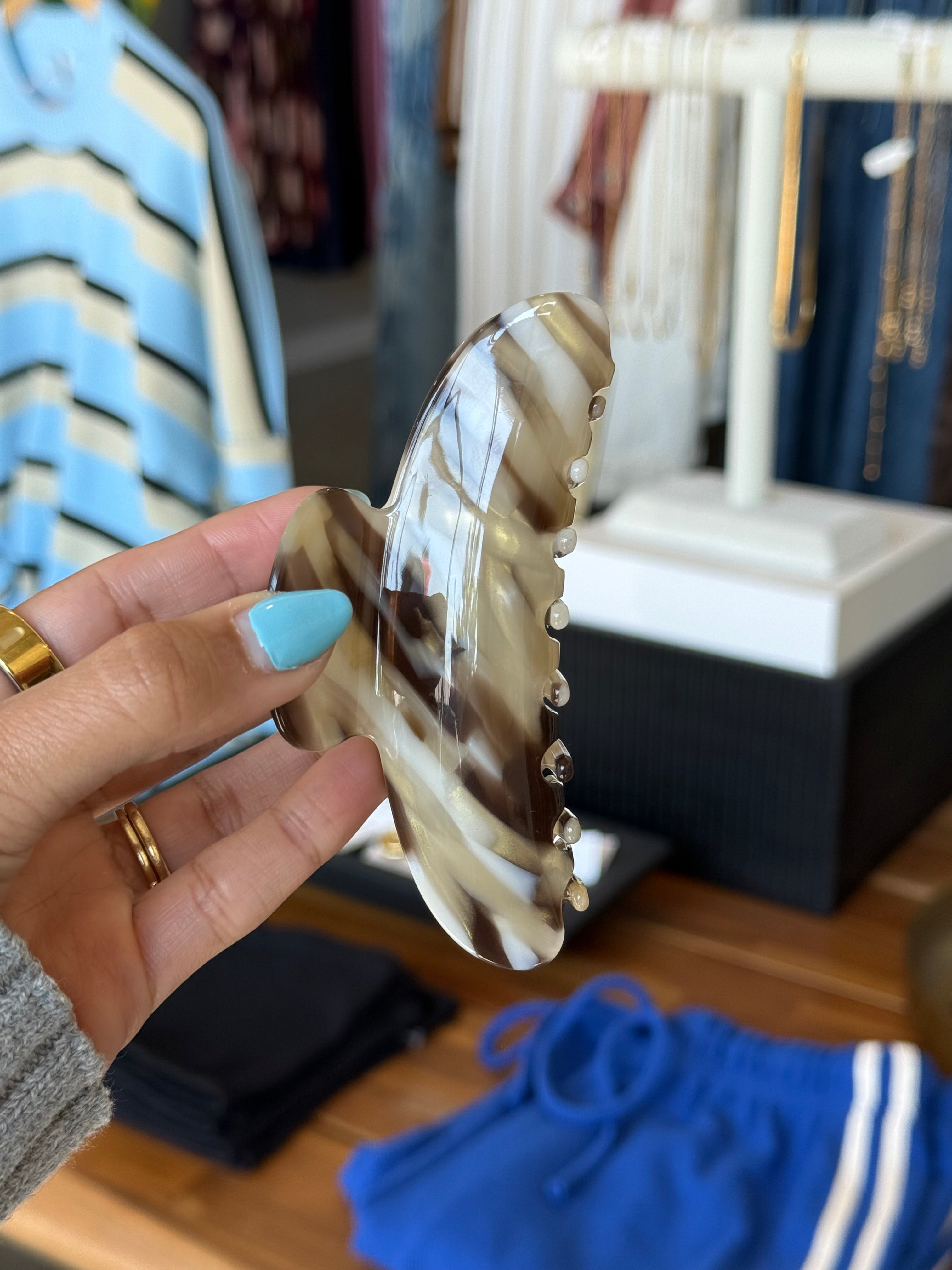 Tort Glossy Marble Claw Clip