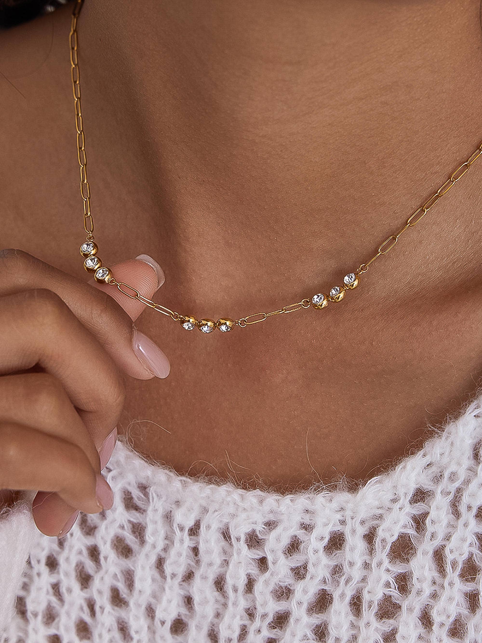 Clair Pendant Necklace