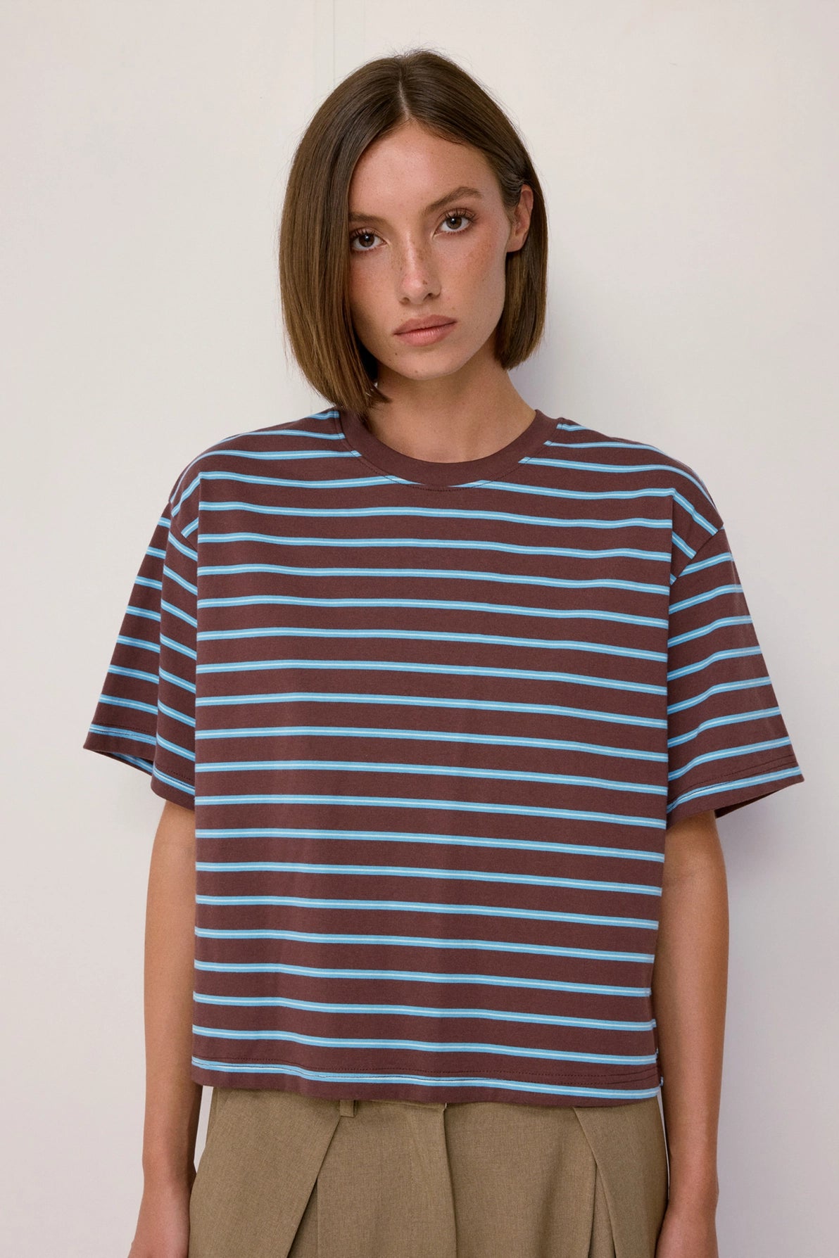 The Luna Tee in Brown/Blue