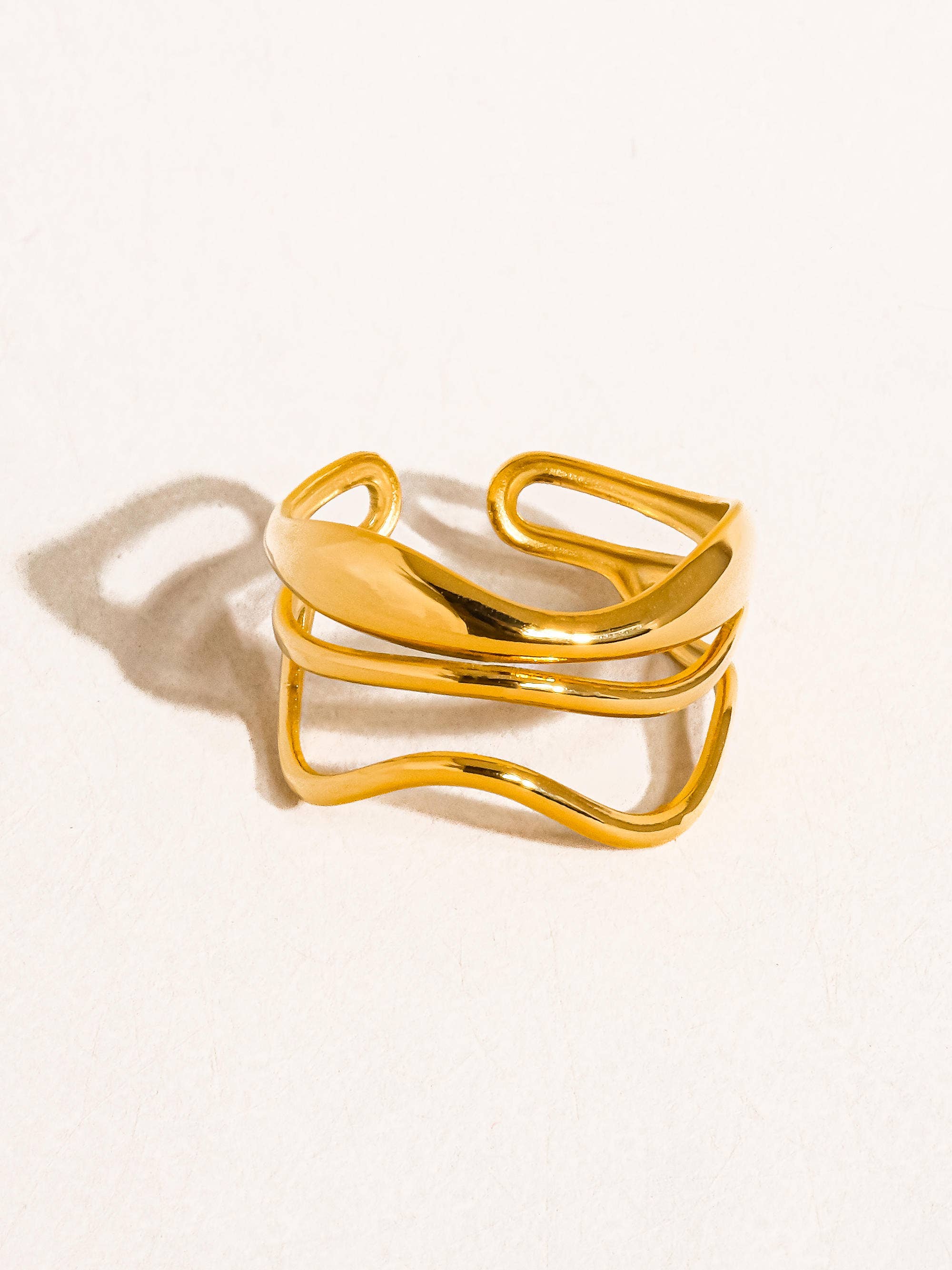 Abstract Adjustable Ring