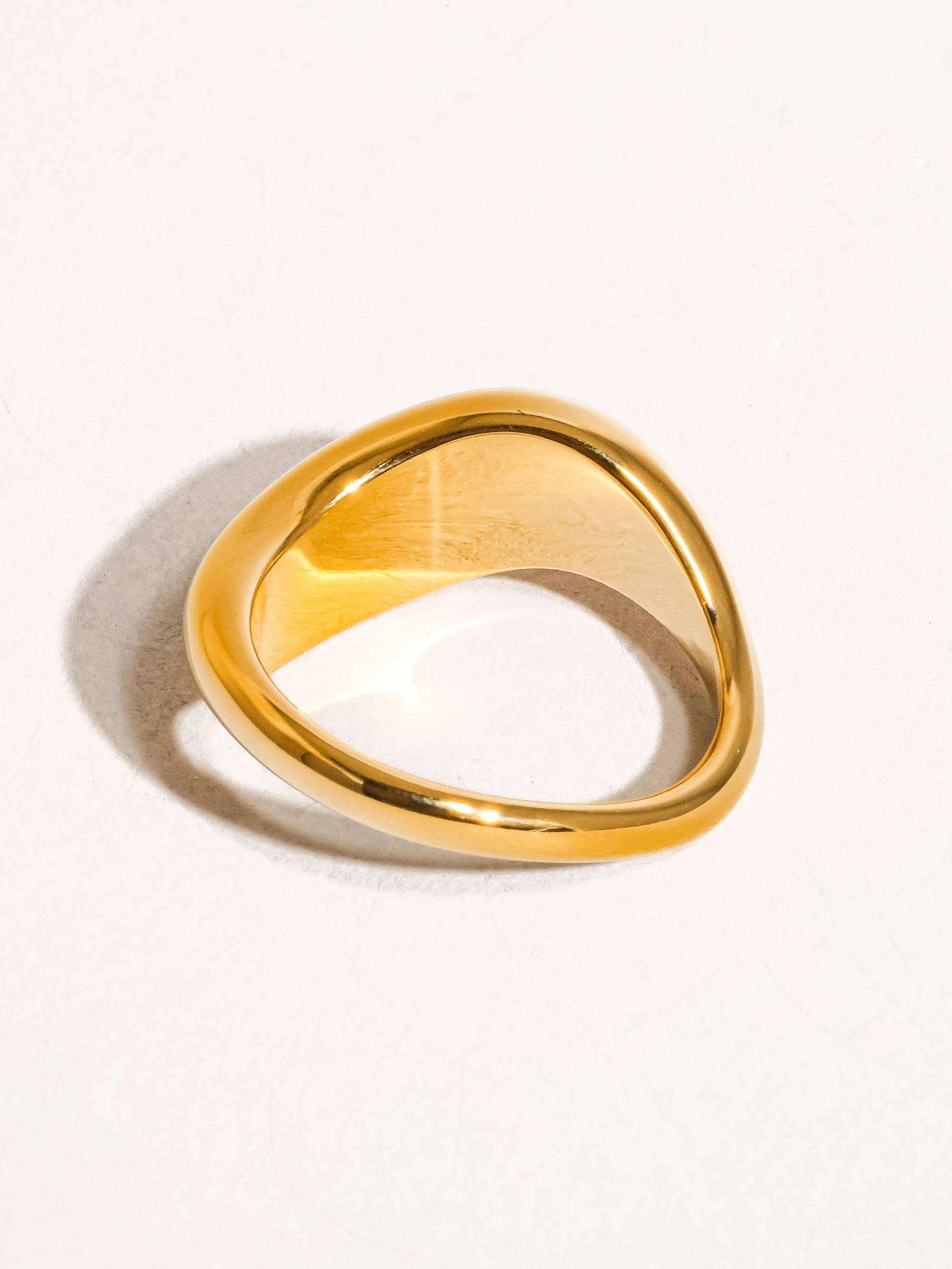 Wavy Band Ring in Gold