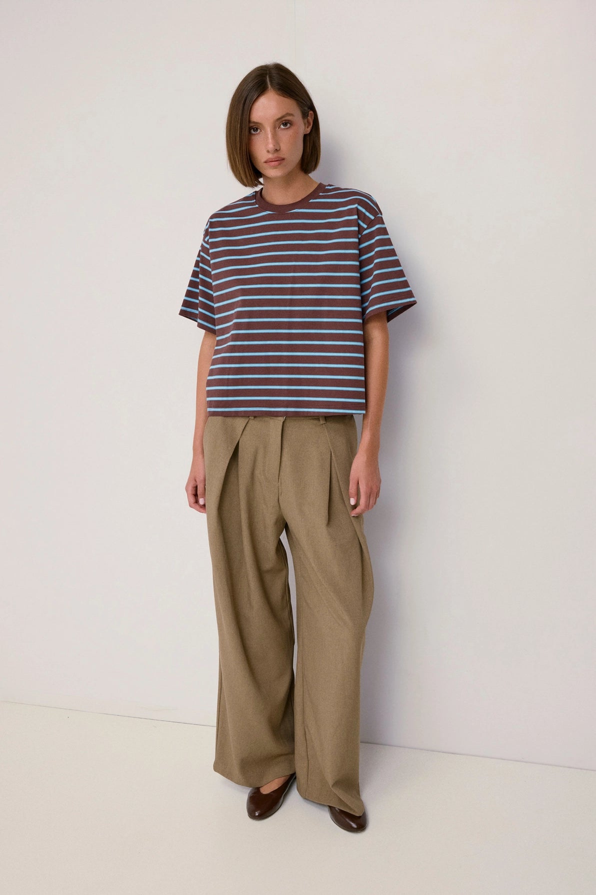 The Luna Tee in Brown/Blue