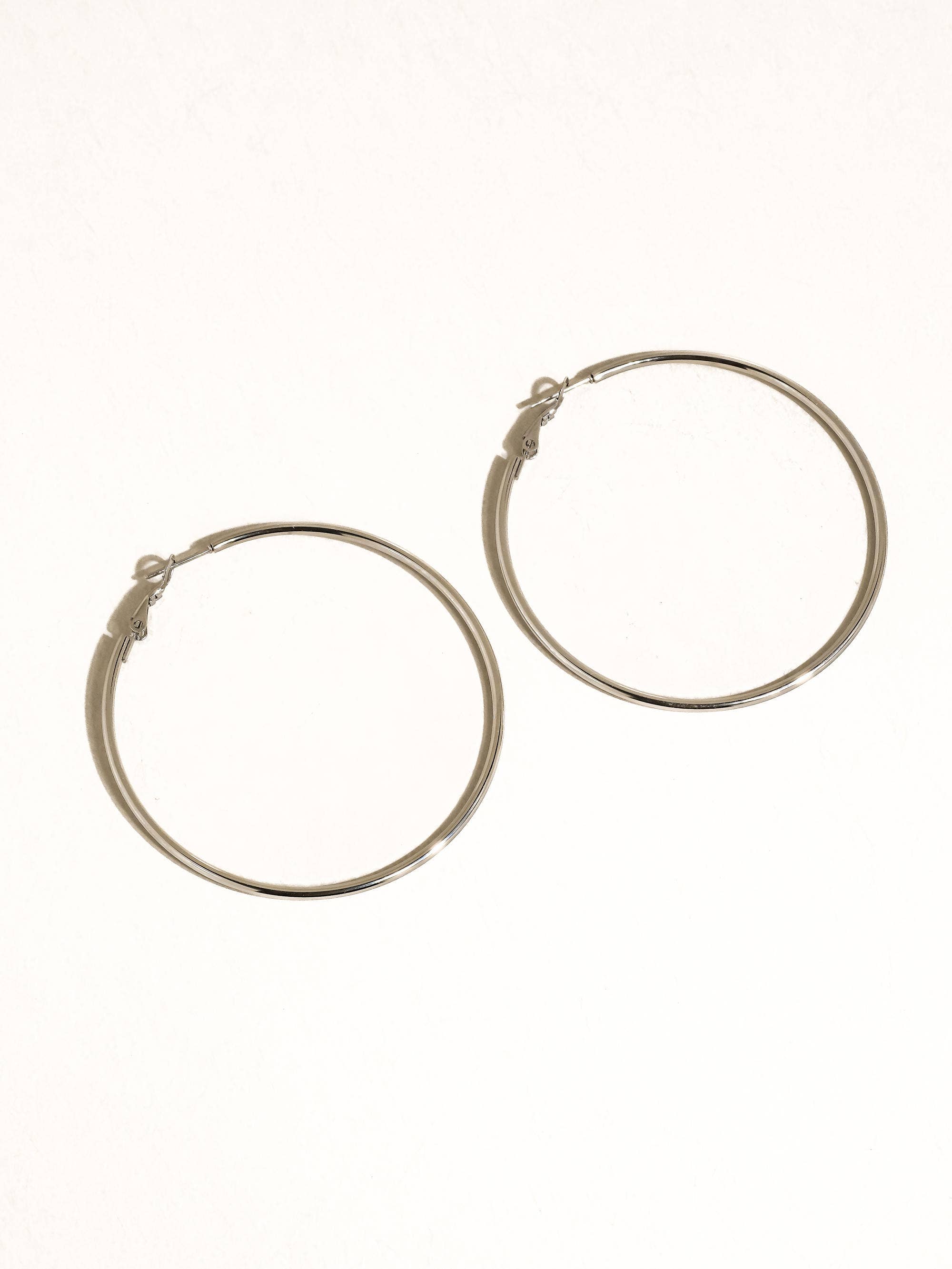 Classic Thin Hoop Earring in Gold 25MM