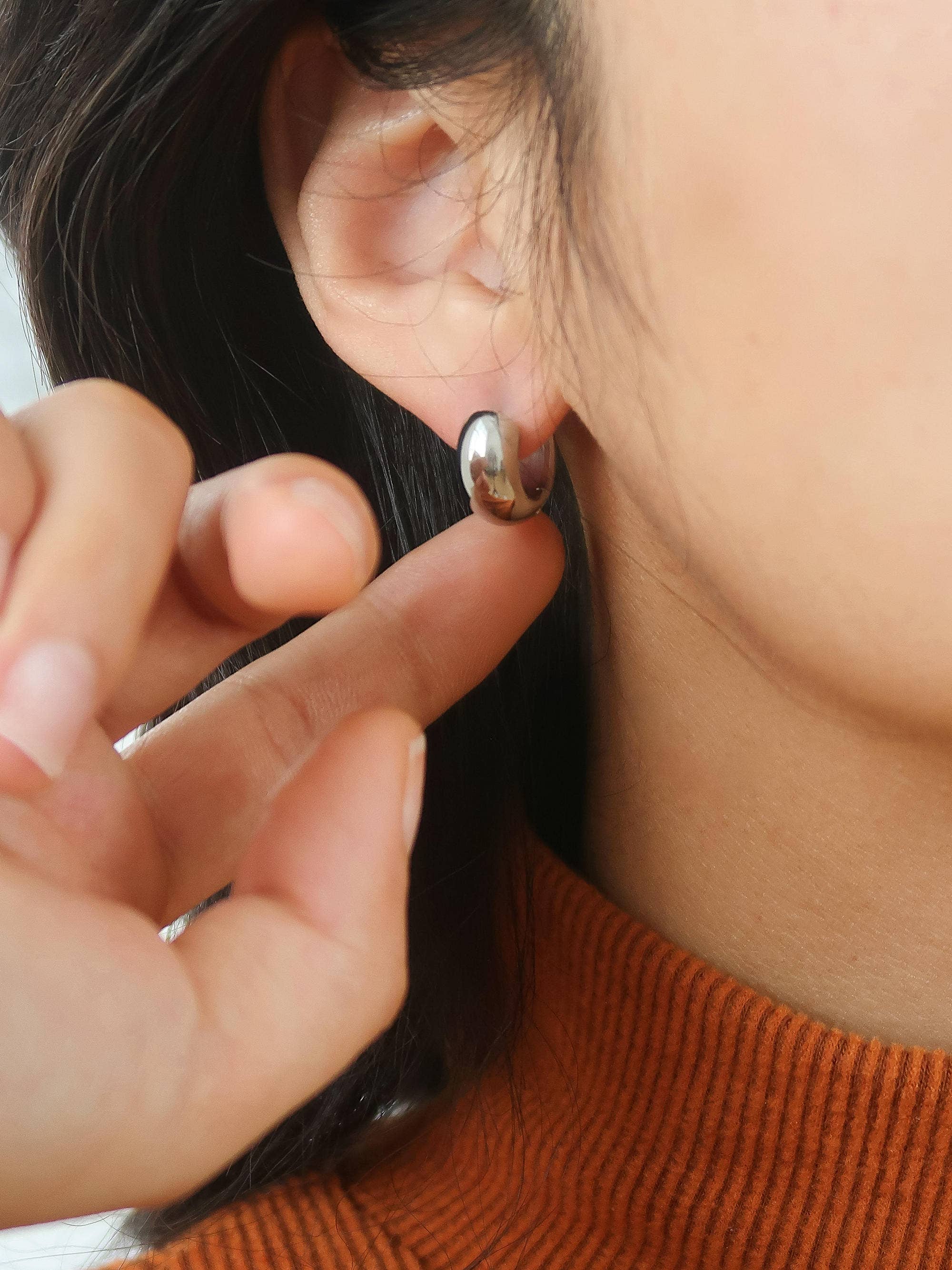 Small Classic Hoop Earring in Silver