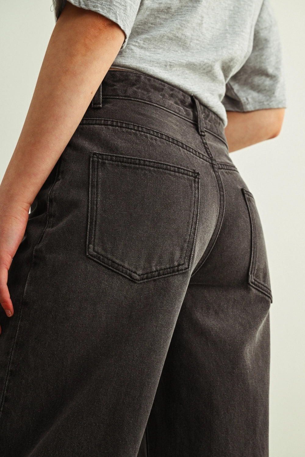 Relaxed Black Wide Leg Jeans