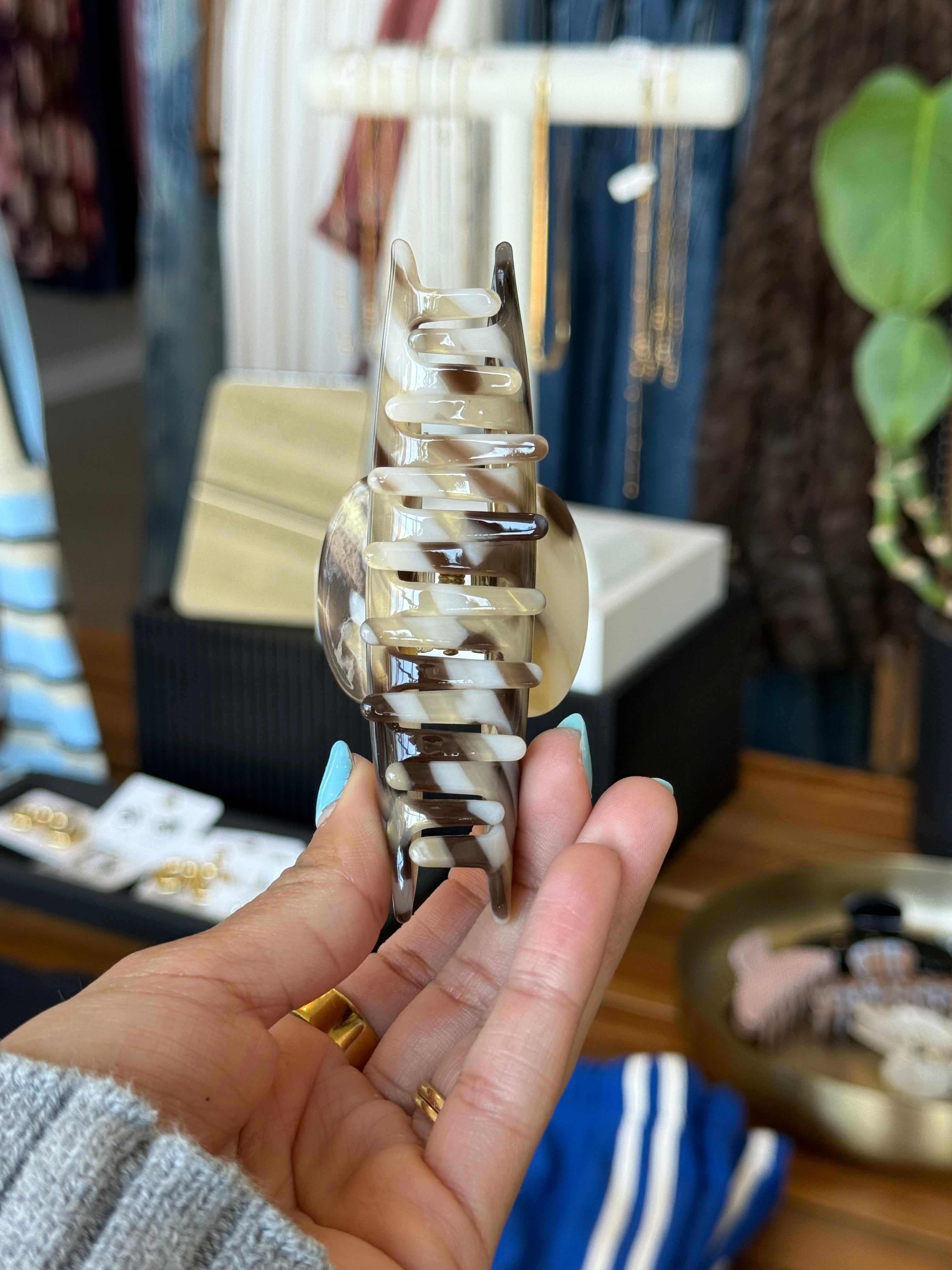 Tort Glossy Marble Claw Clip
