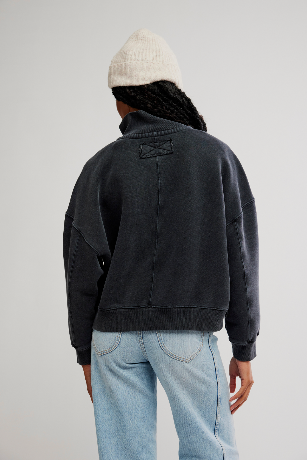 Timeless Pullover in Black
