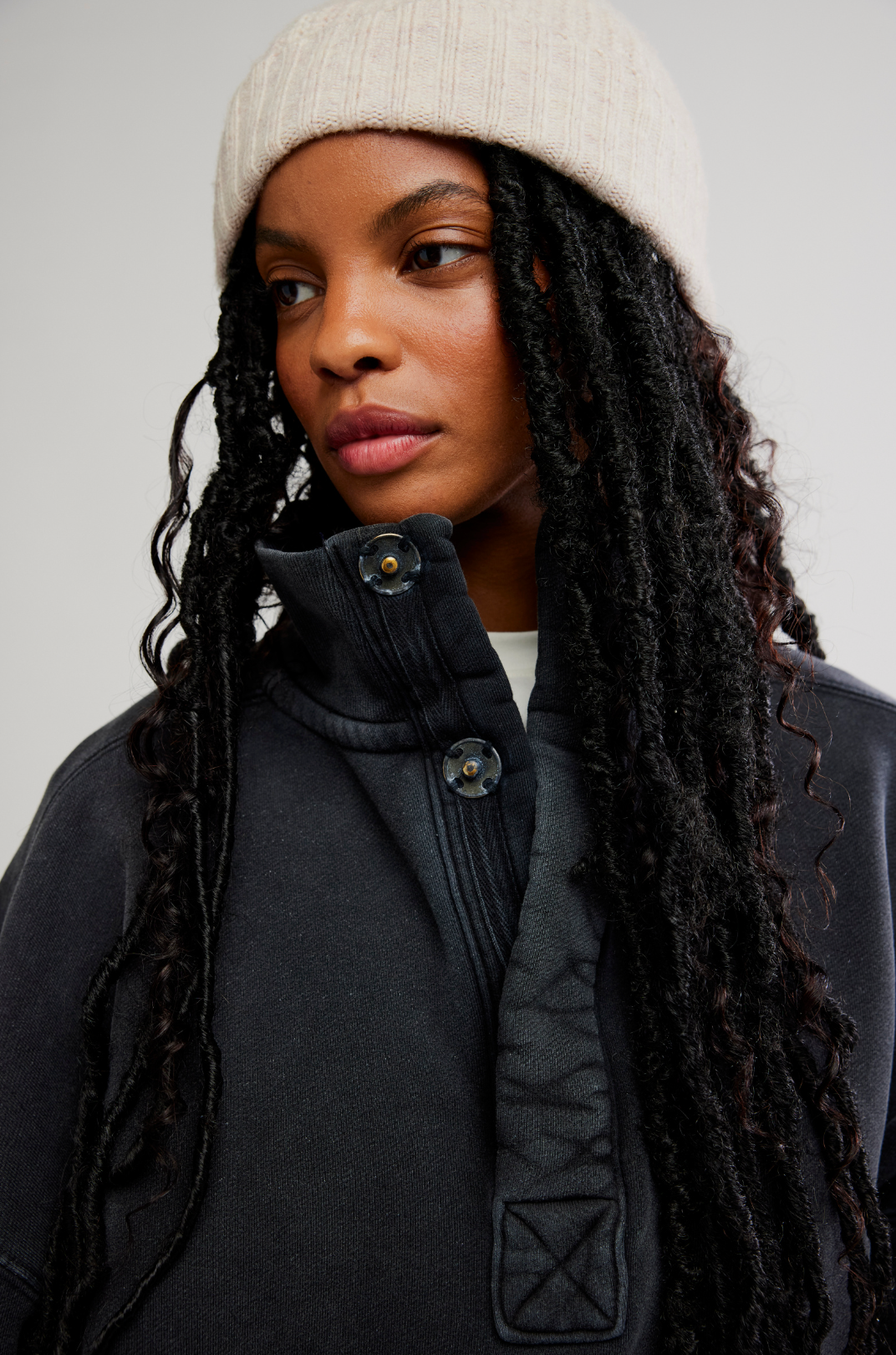 Timeless Pullover in Black