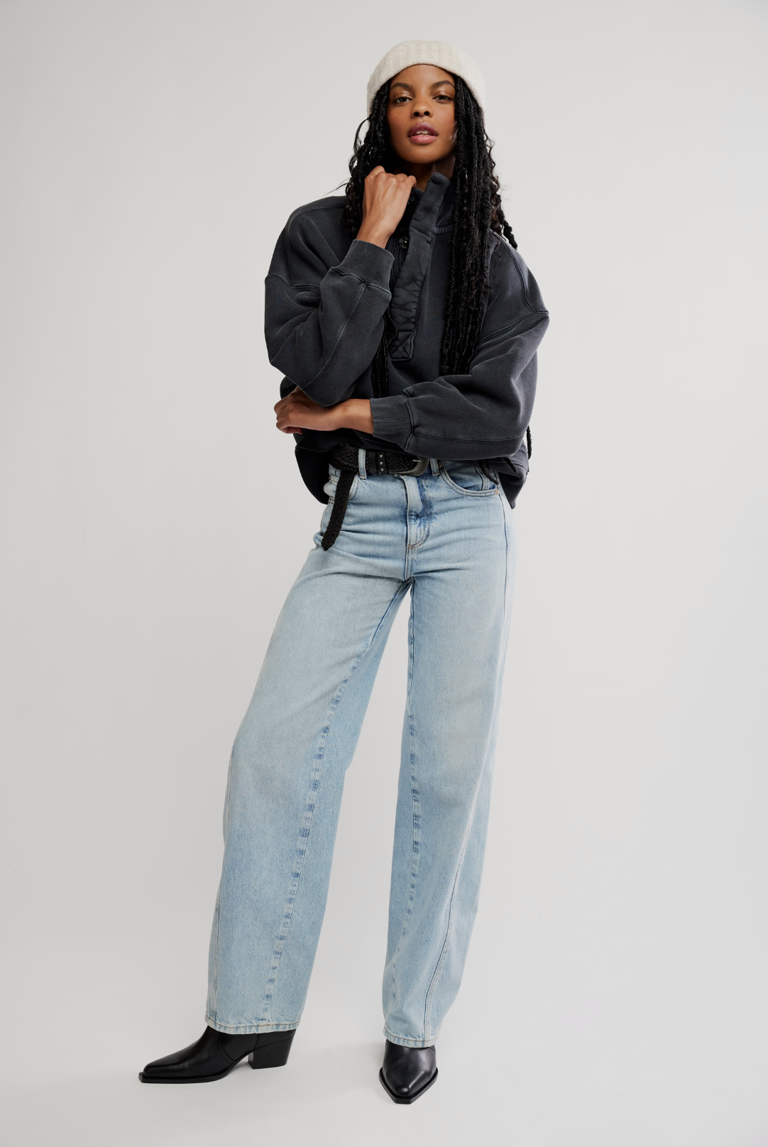 Timeless Pullover in Black