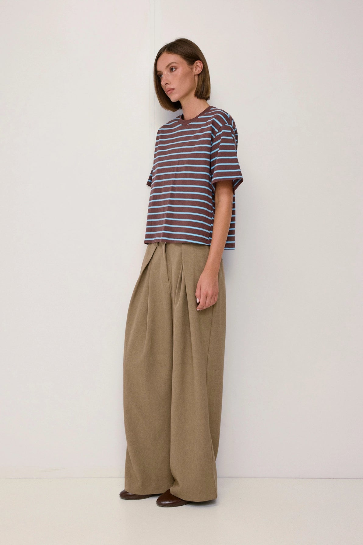 The Luna Tee in Brown/Blue