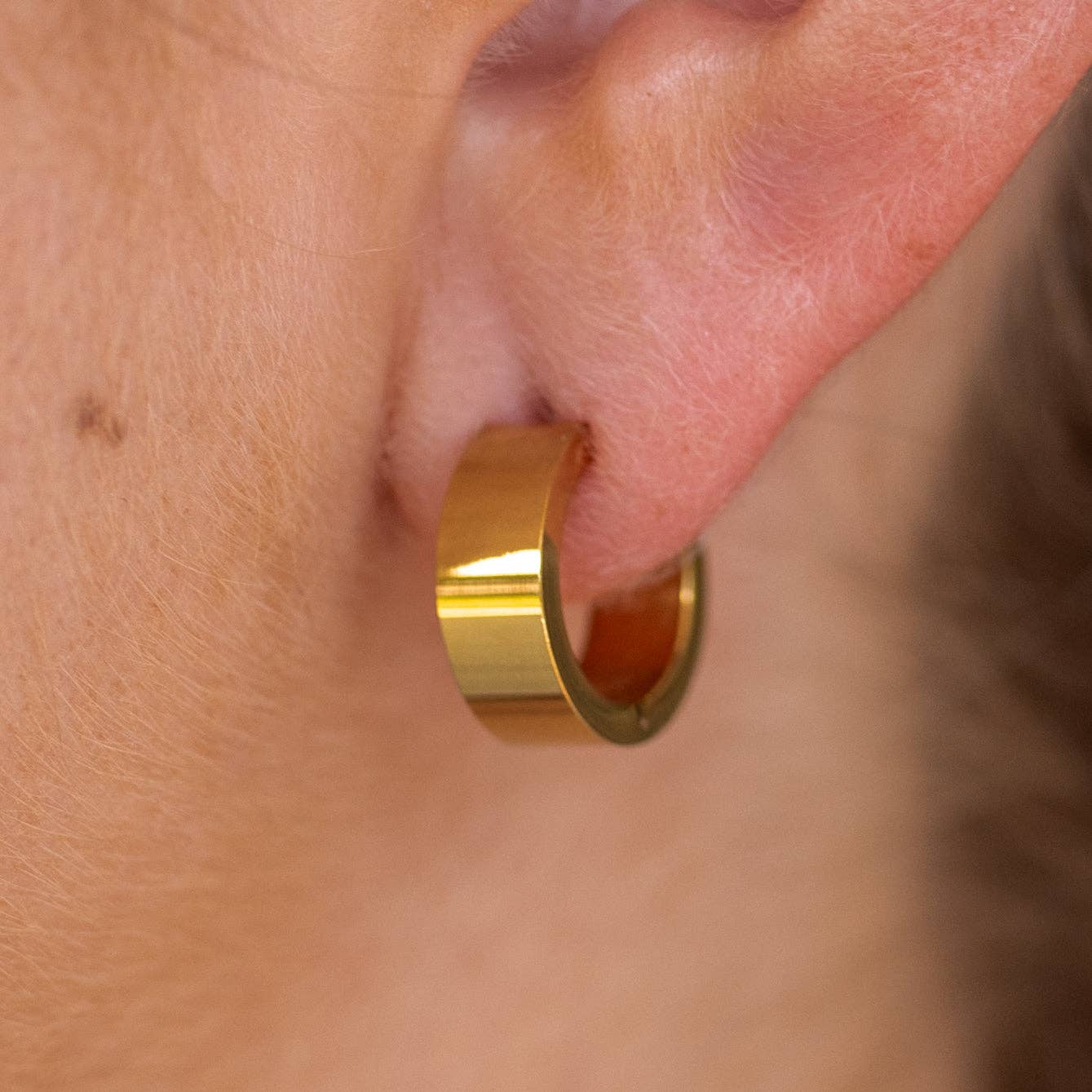 Sable Hoops in Gold