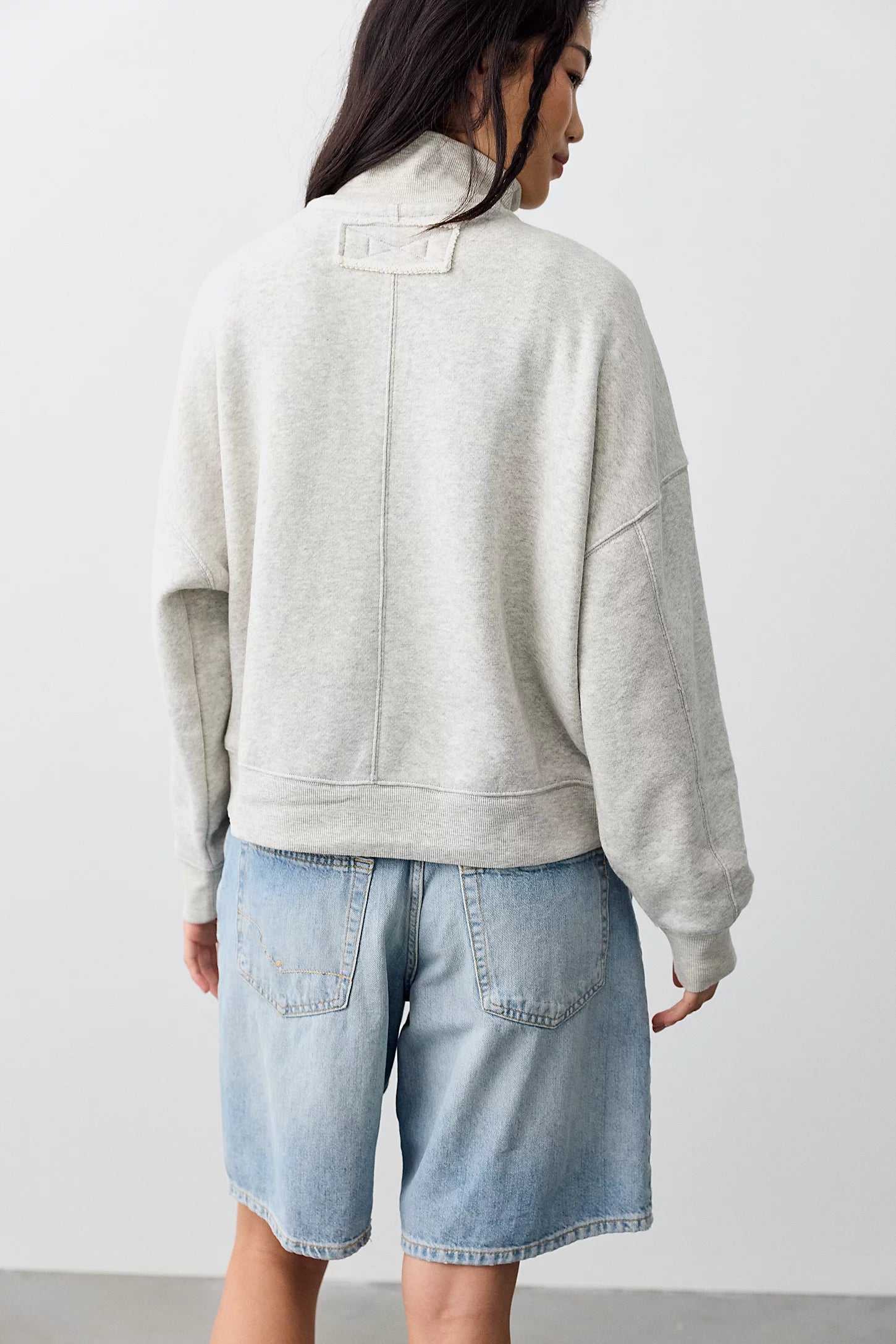 Timeless Pullover in Heather Grey