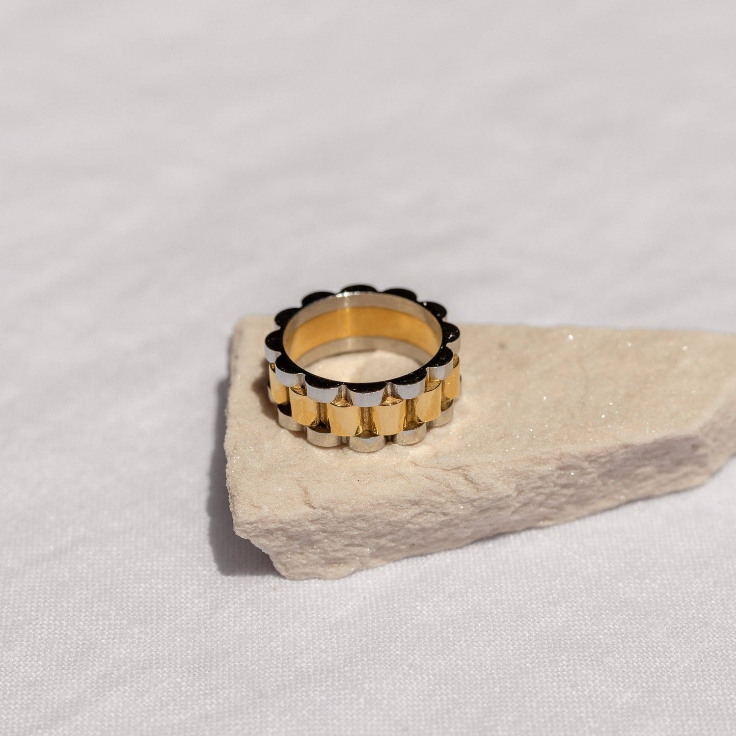 Lineage Ring